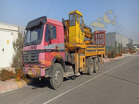 30 TON HİDROKON ÇİFT KIRMA MERCEDES ÜZERİNDE