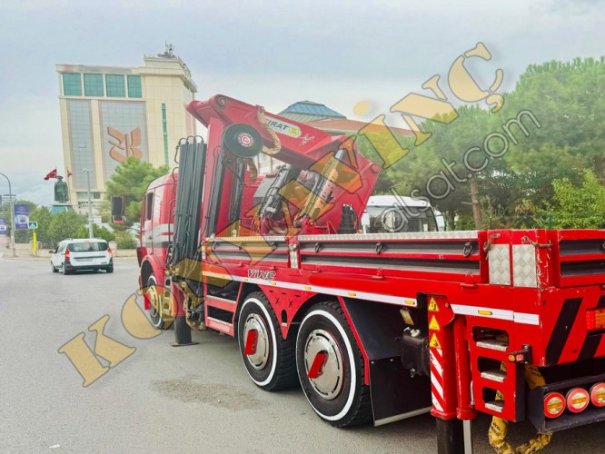 FIRAT 20 TON YANA KATLANIR VİNÇ MERCEDES 2521 ÜZERİNDE